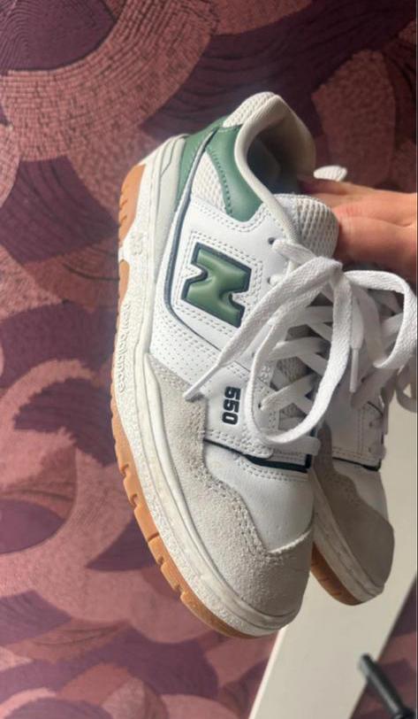 New balance 550, Wit, Ophalen of Verzenden, Sneakers of Gympen, Zo goed als nieuw