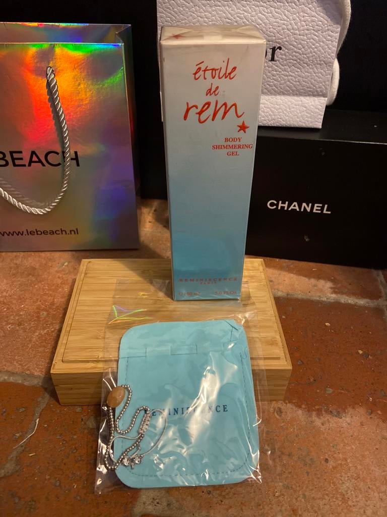 Reminiscence Body Shimmering gel, Sieraden, Tassen en Uiterlijk, Ophalen of Verzenden, Nieuw, Bodylotion, Crème of Olie