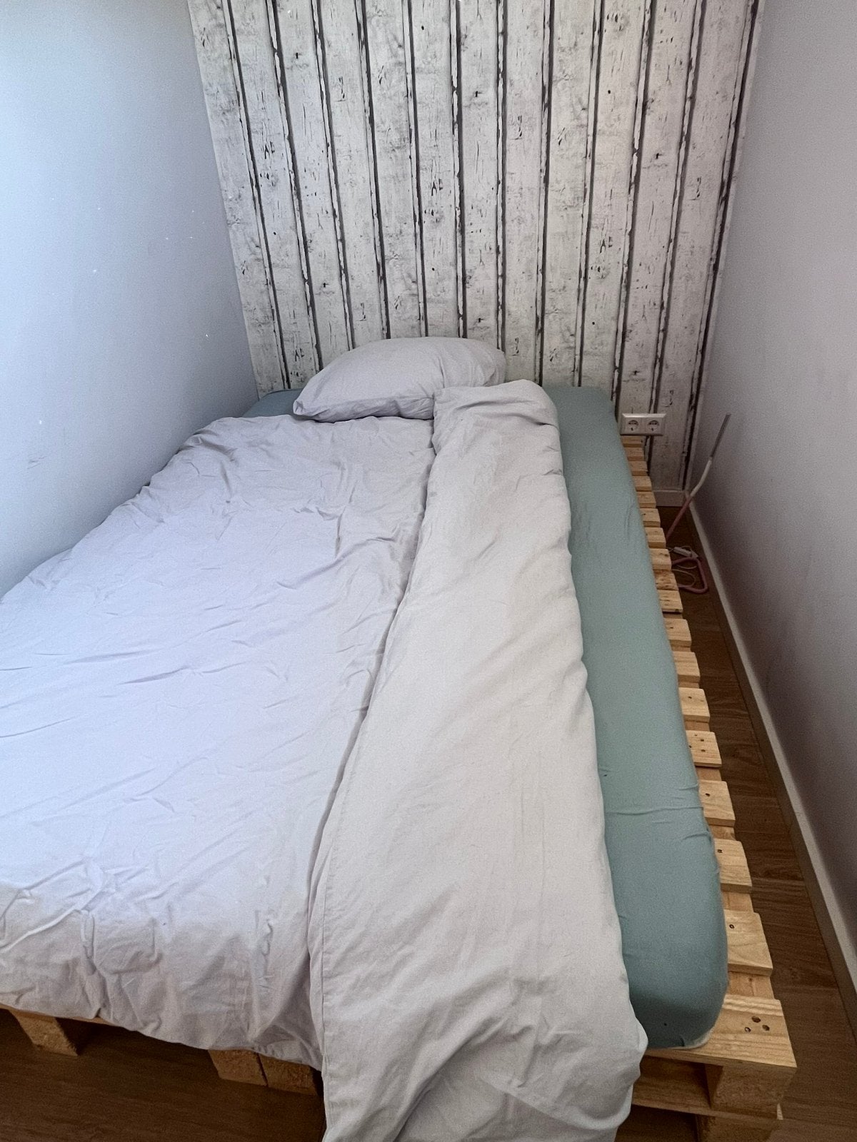 8x pallets door ons gebruikt voor maken van een bed, Ophalen, Nieuw, 140 cm, Twijfelaar