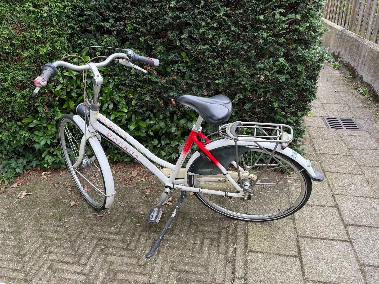 Gazelle Xanta Damesfiets - Wit/Rood, Gebruikt, Ophalen, Versnellingen, Gazelle, Trommelrem
