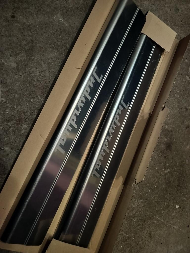 Nieuwe Ford Individual instaplijsten - CD340 Entryguards, Ophalen, Nieuw, Ford
