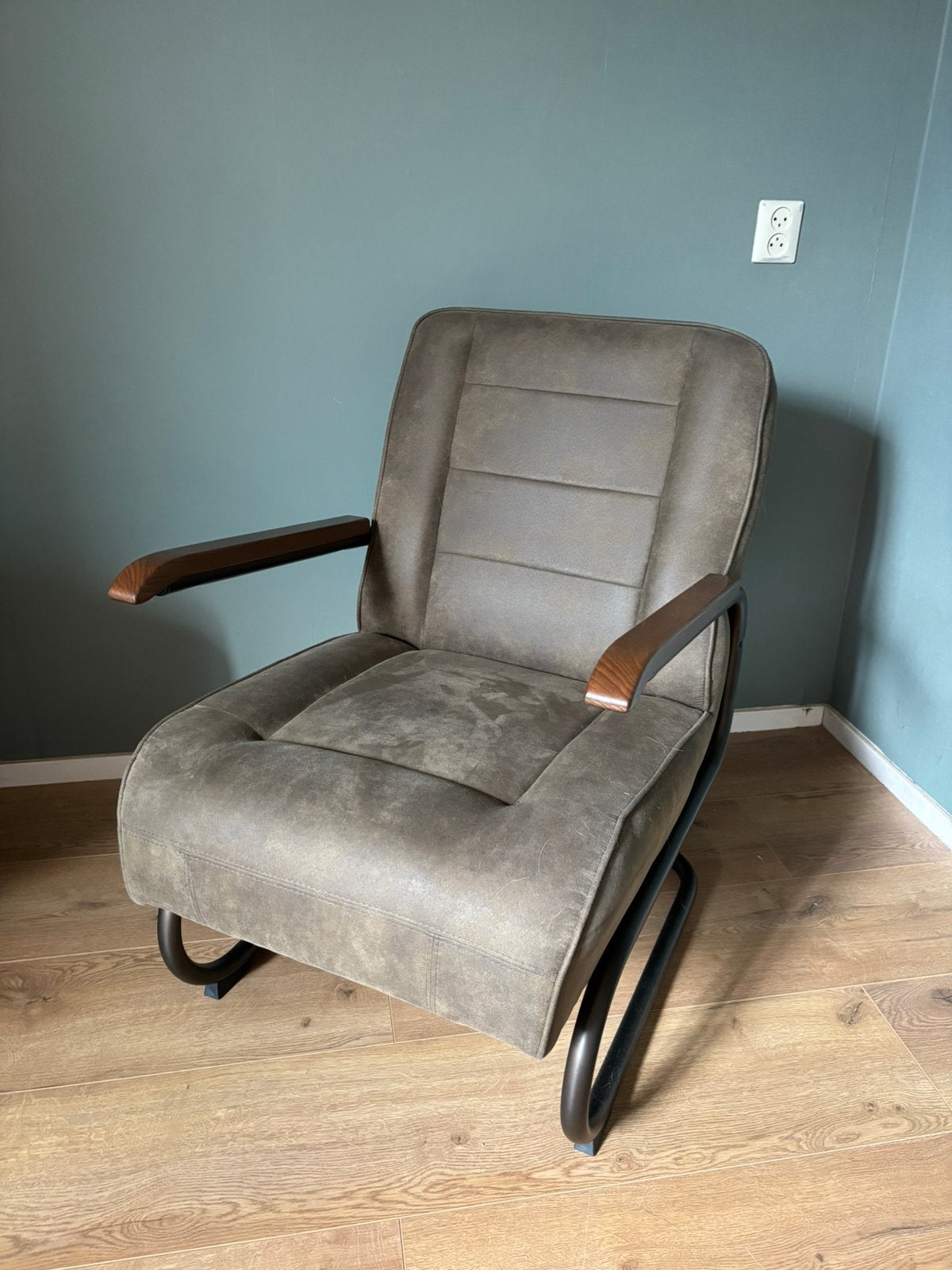 Prachtig en stoere groene fauteuil, Ophalen, Zo goed als nieuw, 75 tot 100 cm, 50 tot 75 cm