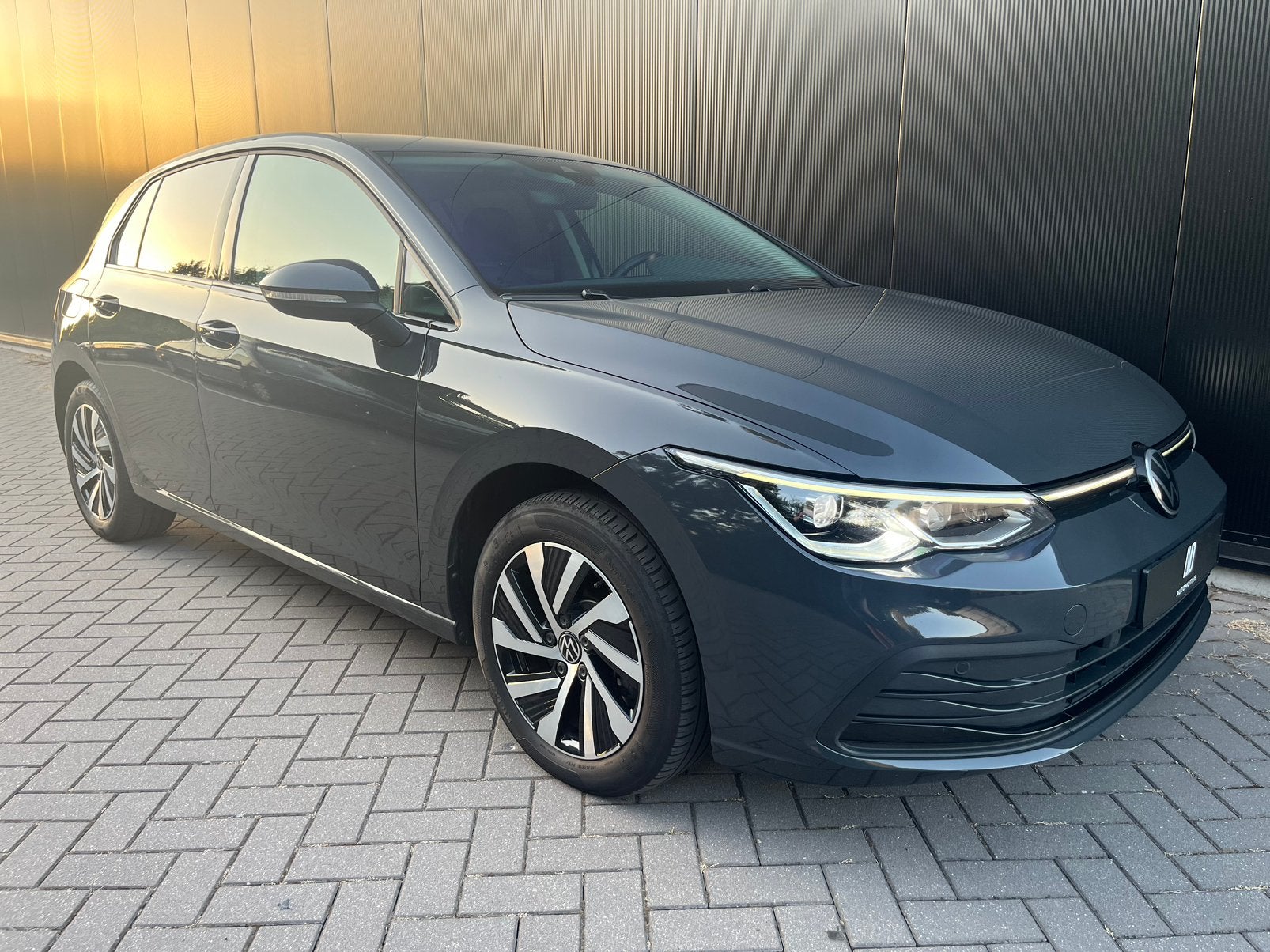 Foto 9 van Volkswagen Golf 1.4 e-Hybrid STYLE MASSAGE MEMORY ACC LED NA