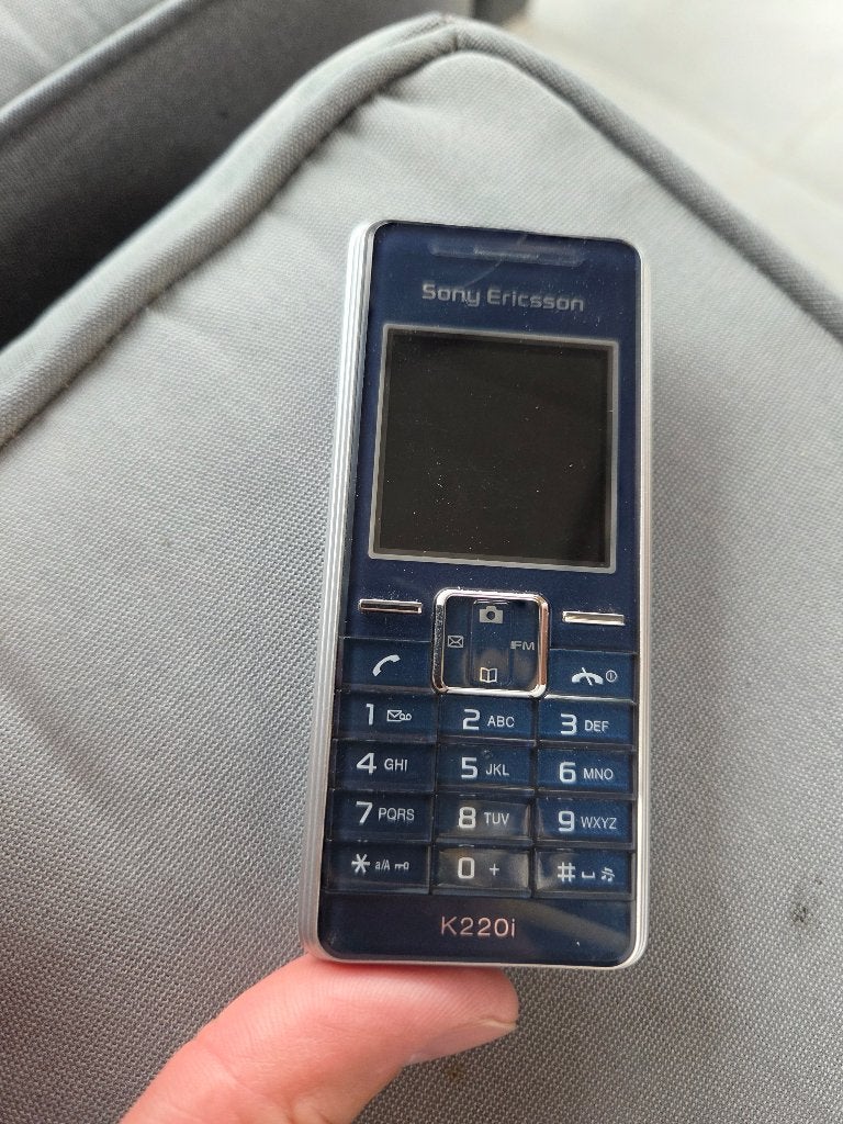 Sony ericsson k220i, Telecommunicatie, Mobiele telefoons | Sony, Ophalen, Gebruikt, Overige modellen, Geen camera