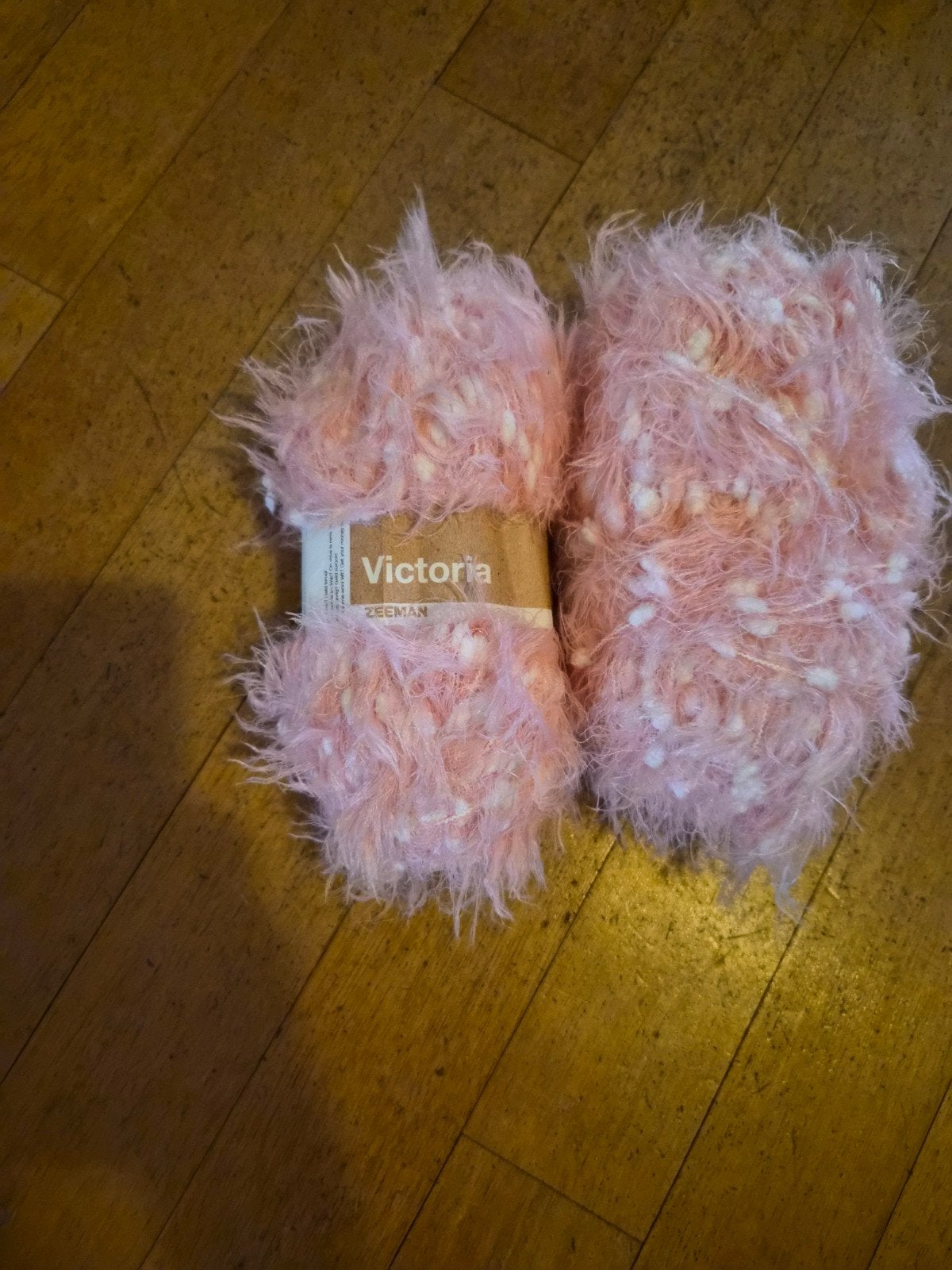 Roze pluizig garen - Zeeman Victoria, Ophalen of Verzenden, Nieuw, Breien of Haken, Wol of Garen