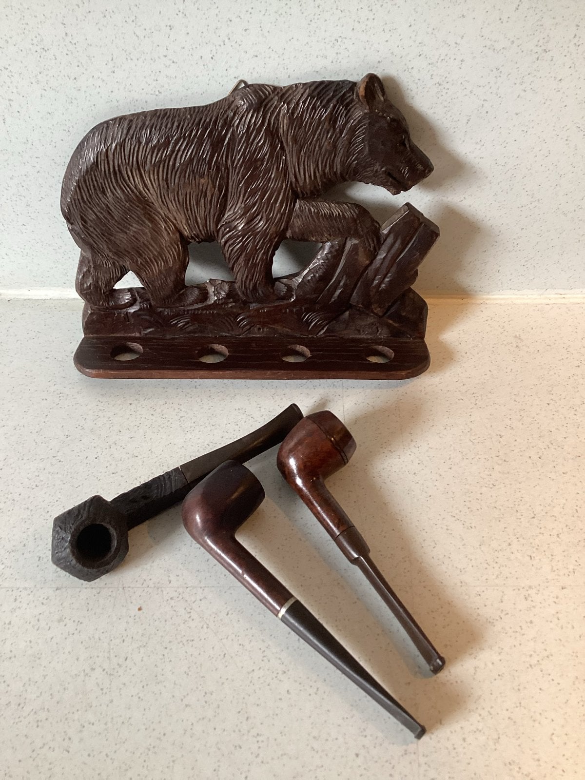 Antieke houten pijpenrek met berenmotief en 3 pijpen, Verzamelen, Ophalen of Verzenden, Gebruikt, (Water)pijp