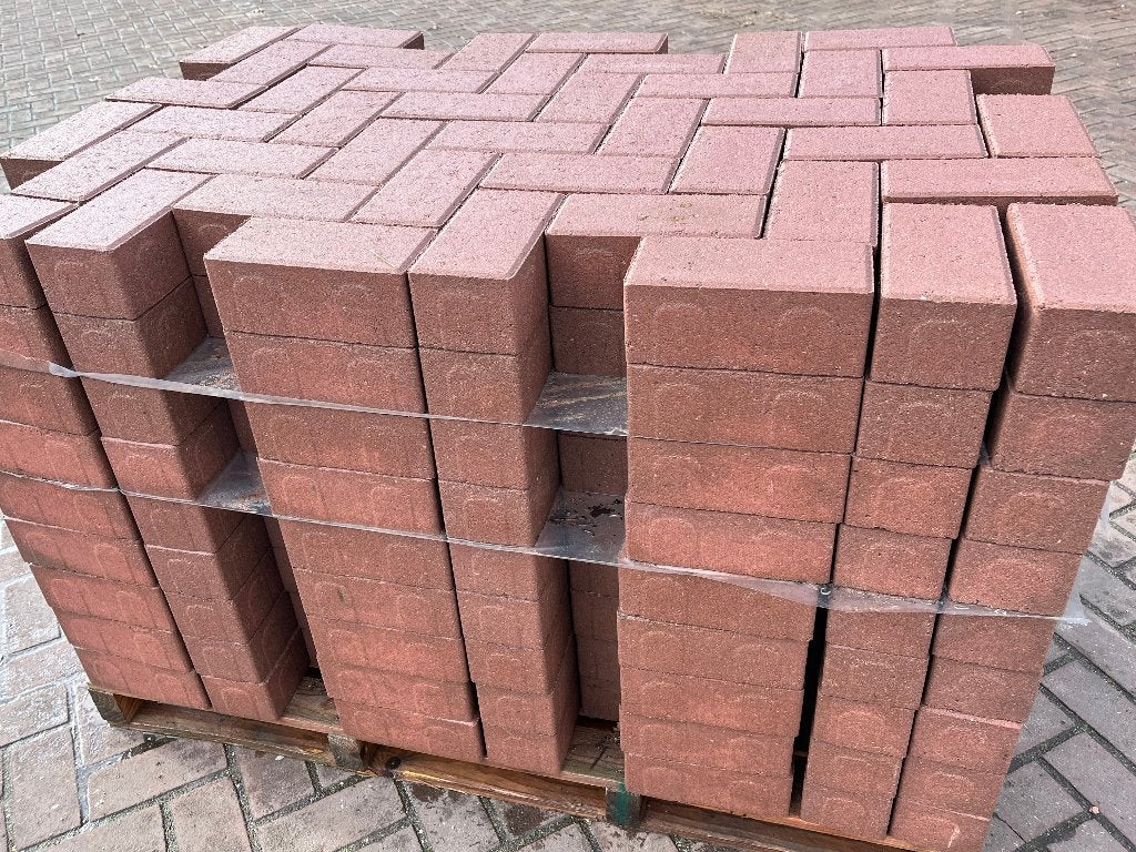 Partij 37 Betonklinkers 8 cm hoog, Ophalen of Verzenden, Nieuw, Keramiek, Klinkers