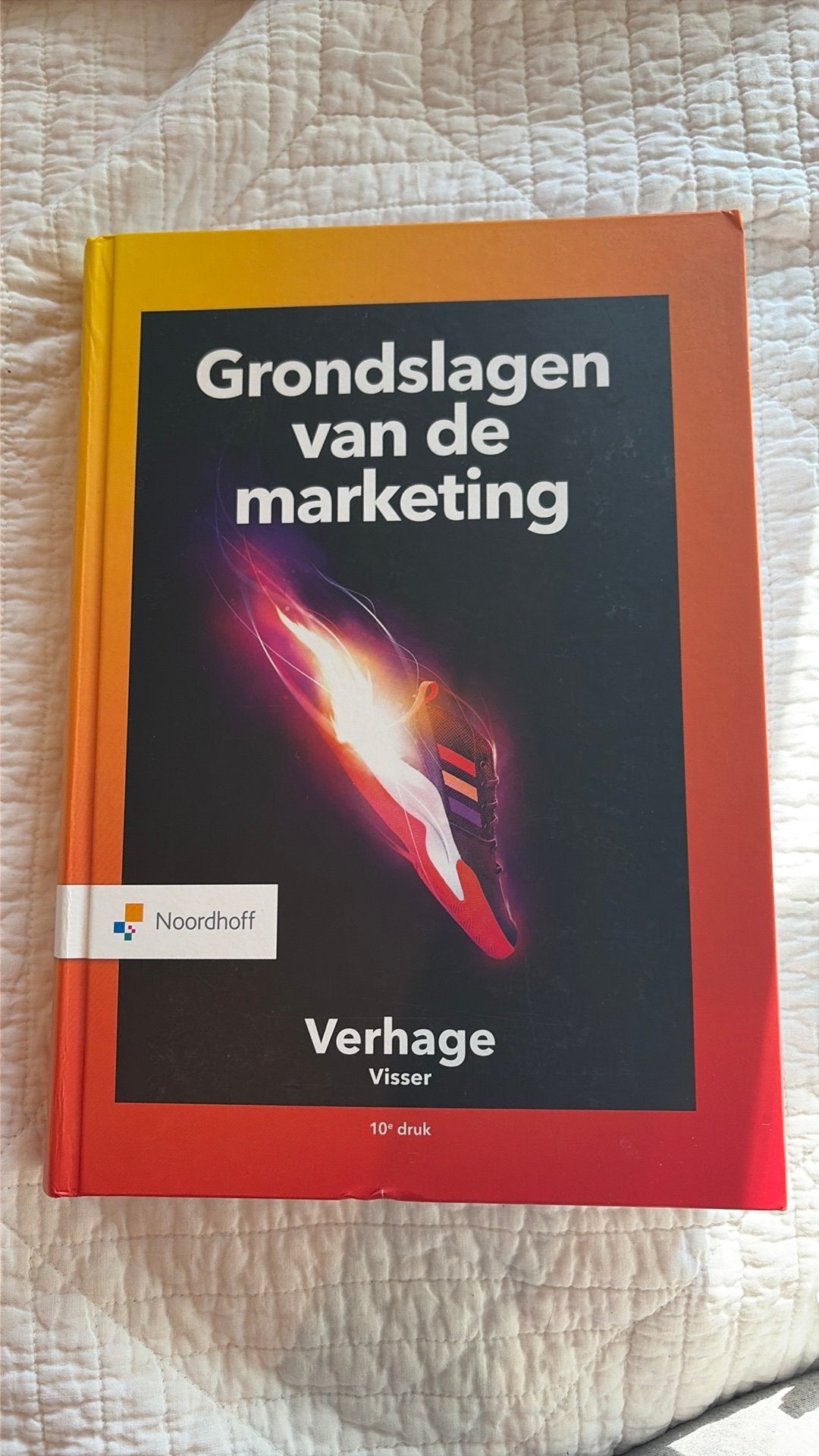 Noordhoff Grondslagen van de marketing, 10e druk, Boeken, Verzenden, Zo goed als nieuw, Economie en Marketing