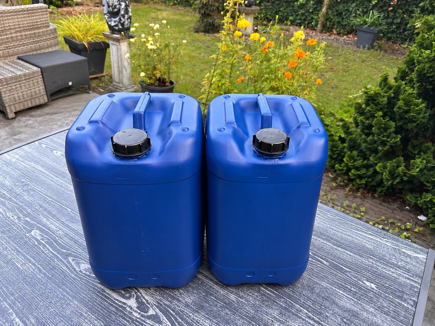 Jerrycan, 25 liter, 2 stuks, Ophalen of Verzenden, Zo goed als nieuw
