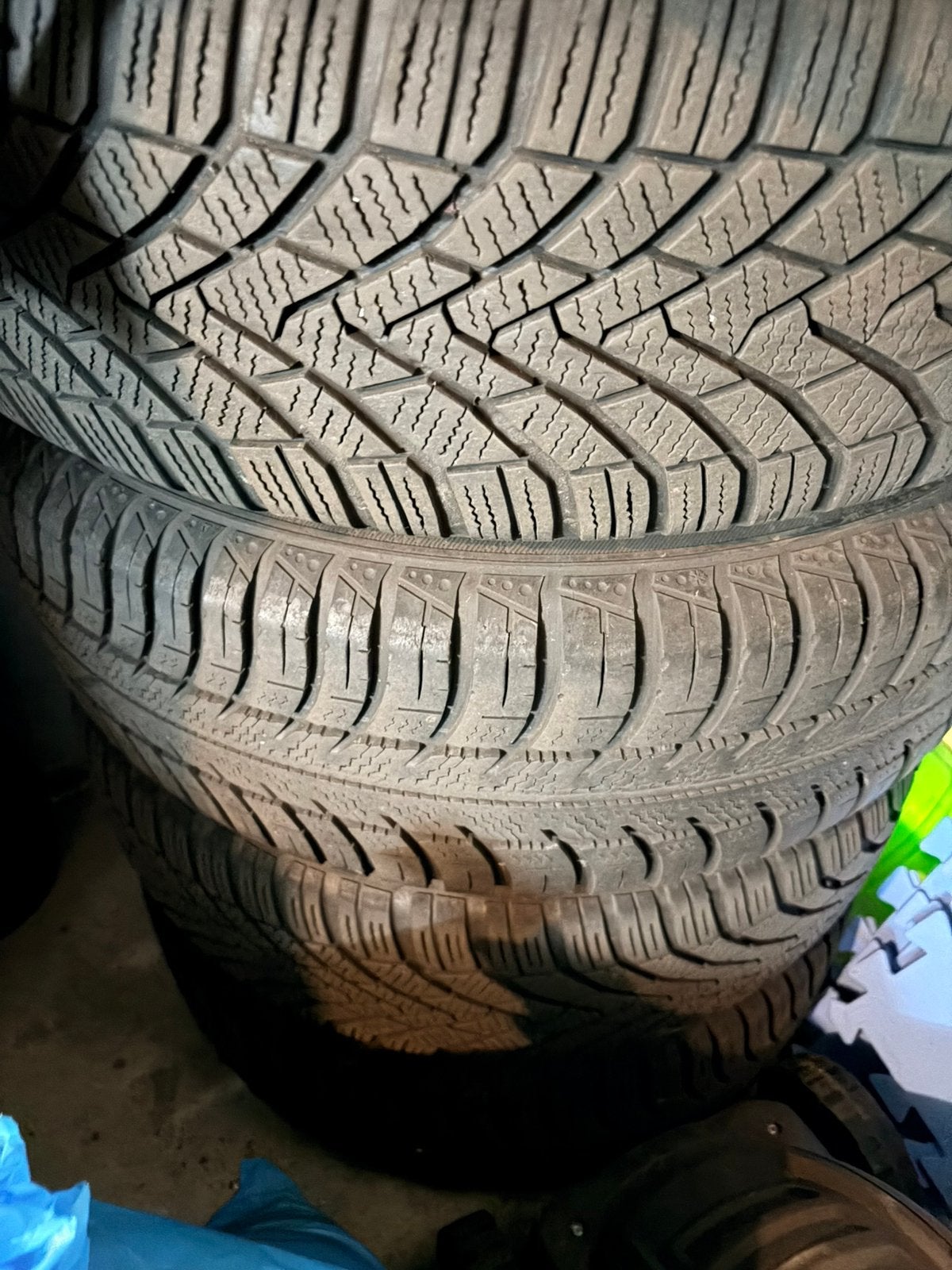 4 stuks winterband 195/65/r15 continental met stalen velg., Ophalen, Zo goed als nieuw