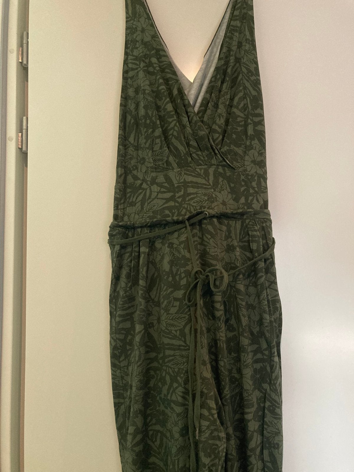 Jumpsuit camouflage kleuren, Kleding | Dames, Ophalen, Zo goed als nieuw, Maat 42/44 (L), Groen