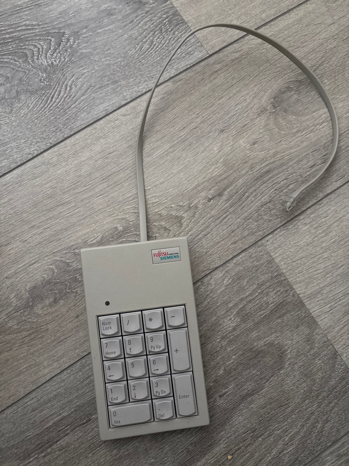Fujitsu Siemens bedraad numeriek toetsenbord, Computers en Software, Gebruikt, Numeriek, Ophalen of Verzenden, Numeriek gedeelte