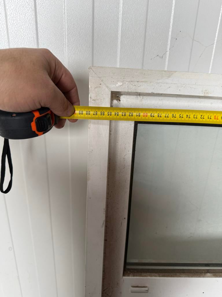 Kunstof raamkozijn met glas, Doe-het-zelf en Verbouw, Kozijnen en Schuifpuien, Gebruikt, Raamkozijn, Minder dan 75 cm, Inclusief glas