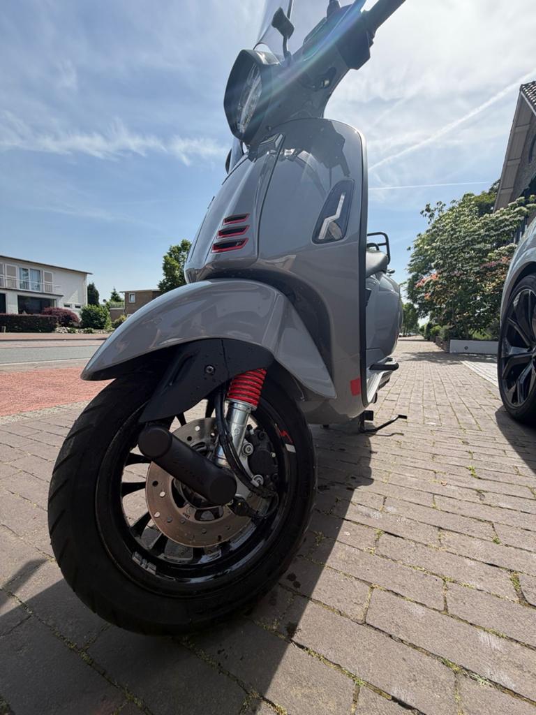 Vespa Sprint 50cc - Zo goed als nieuw, weinig kilometers, Fietsen en Brommers, Scooters | Vespa, Overige modellen, Maximaal 45 km/u