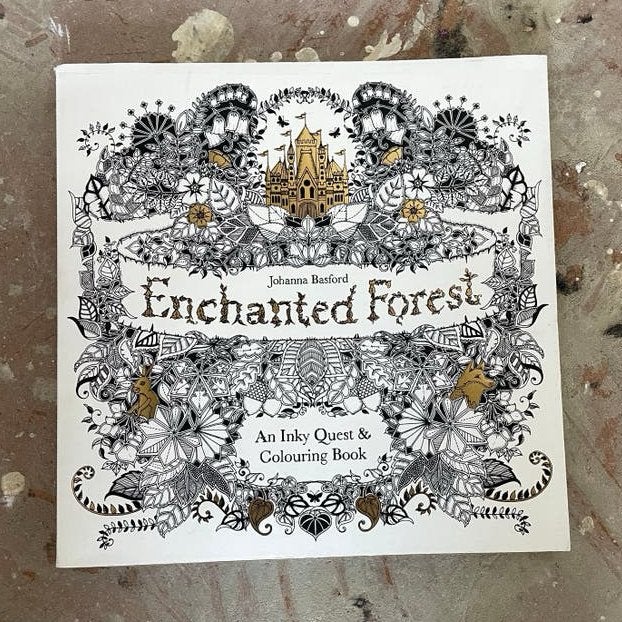 Enchanted Forest Kleurboek - Johanna Basford, Ophalen of Verzenden, Zo goed als nieuw, Tekenen en Schilderen, Geschikt voor kinderen