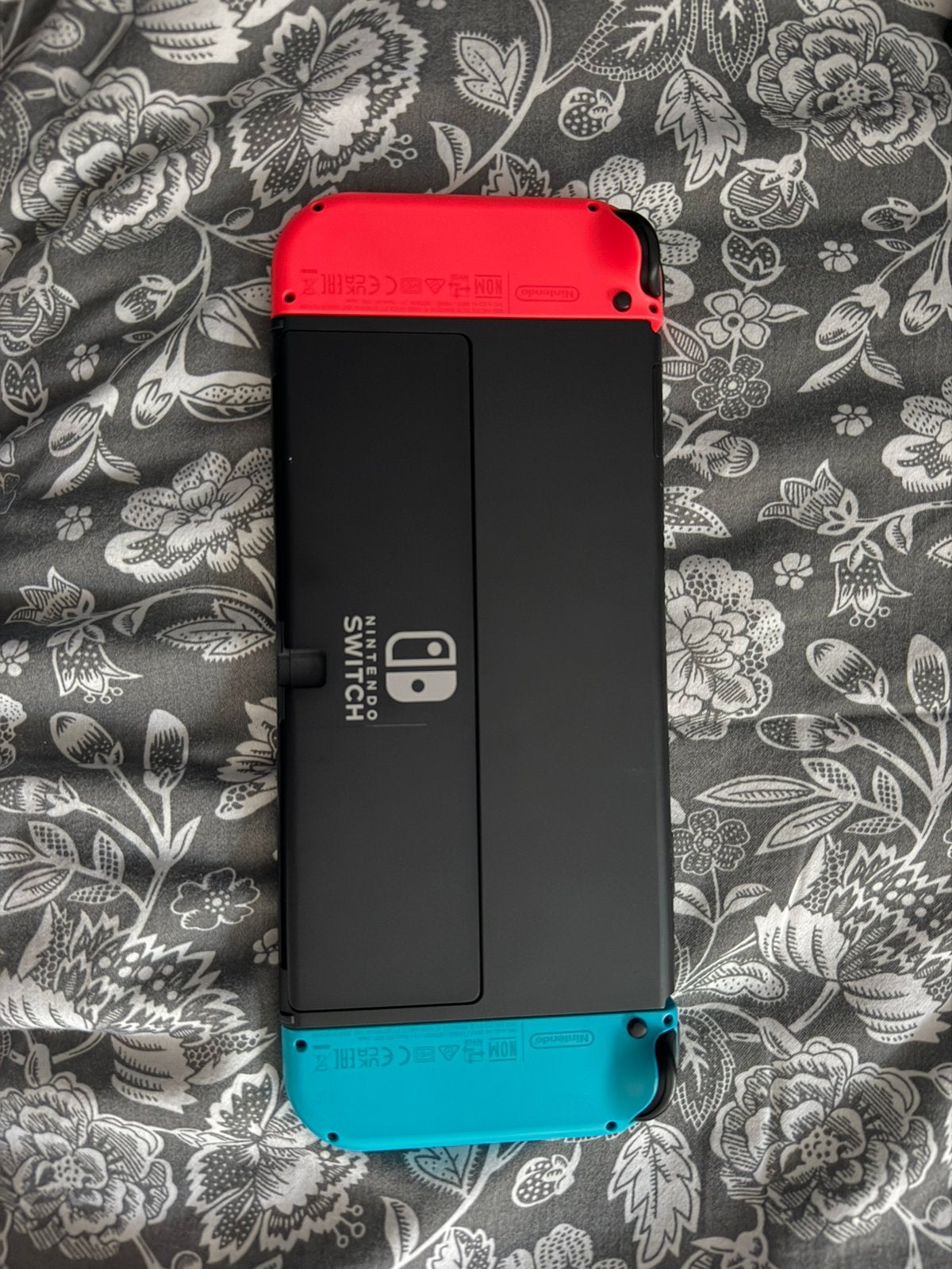 Foto 4 van Nintendo Switch OLED – Complete Set