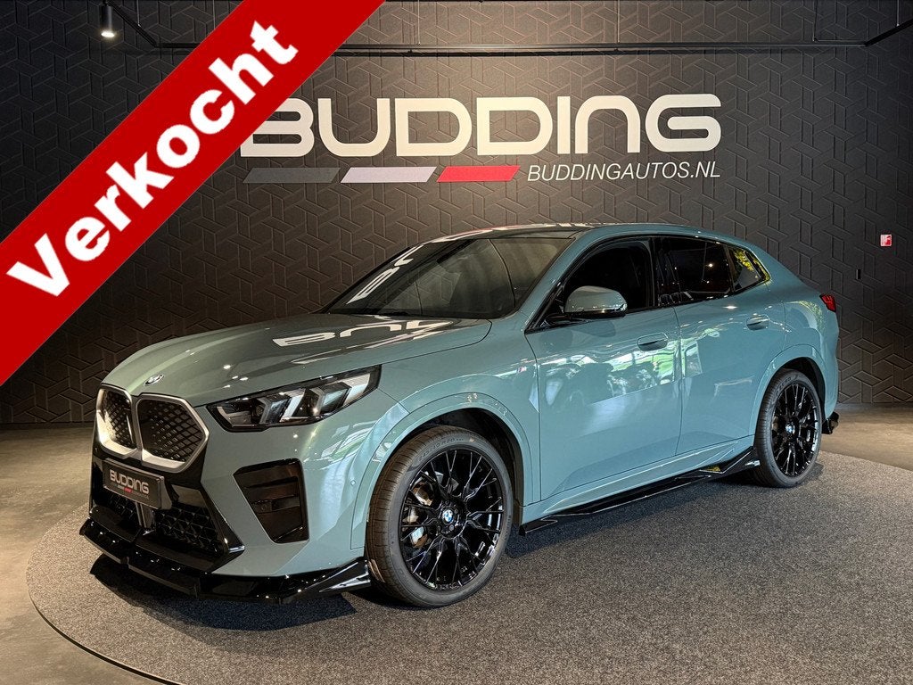 BMW iX2 eDrive20 67 kWh | M-performance | Camera | 20''inch, Automatische klimaatregeling, 204 pk, SUV of Terreinwagen, Geïmporteerd