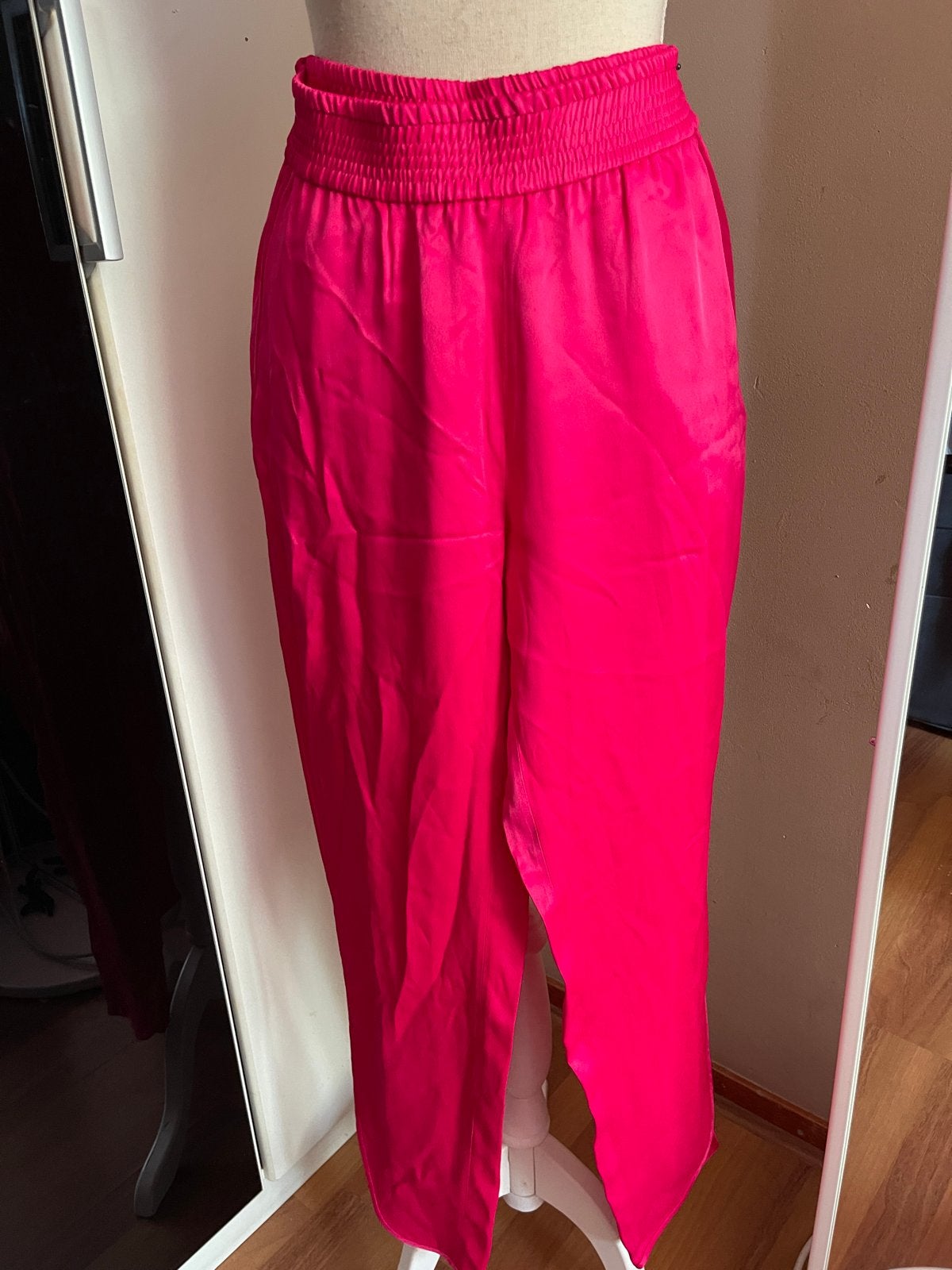 ZARA Fuchsia Satijnen Broek met Split - Maat M, Maat 38/40 (M), Ophalen of Verzenden, Zo goed als nieuw, Roze
