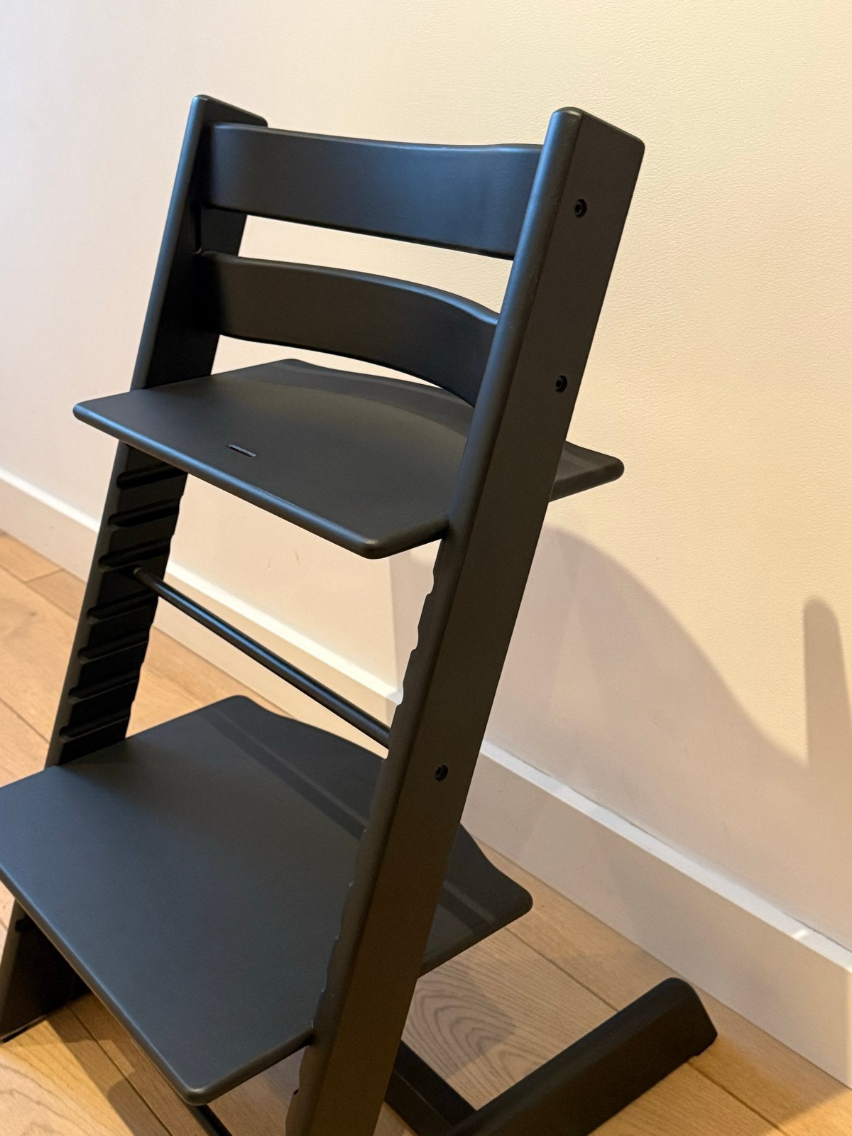 Tripp Trapp Stokke kinderstoel - Nieuw model, Ophalen, Zo goed als nieuw, Meegroeistoel, Aanschuifbaar