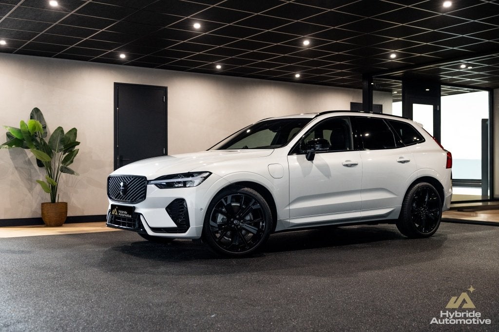 Volvo XC60 2.0 T8 AWD U Black Edition | Facelift | B&W | Mas, 12 maanden, Gebruikt, 4 cilinders, Wit
