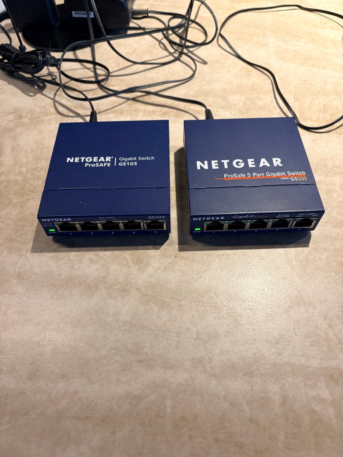 2x Netgear GS105 ProSAFE 5-poorts Gigabit Switch, Ophalen, Gebruikt