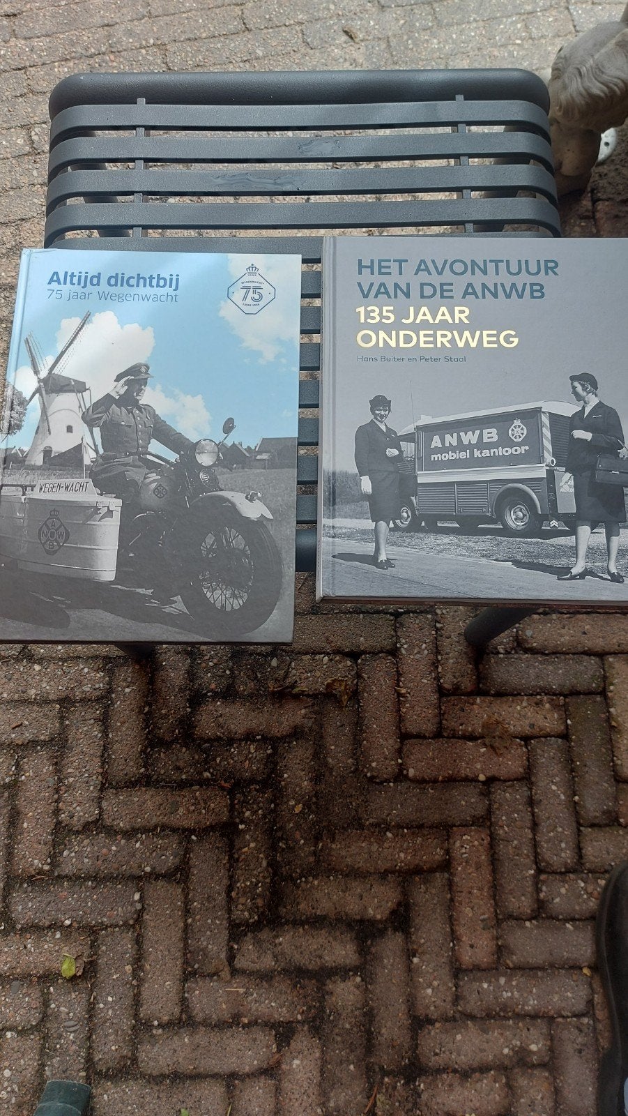 ANWB Boeken: Altijd dichtbij & Het avontuur van de ANWB, Ophalen of Verzenden, Zo goed als nieuw, Algemeen, Hans Buiter en Peter Staal