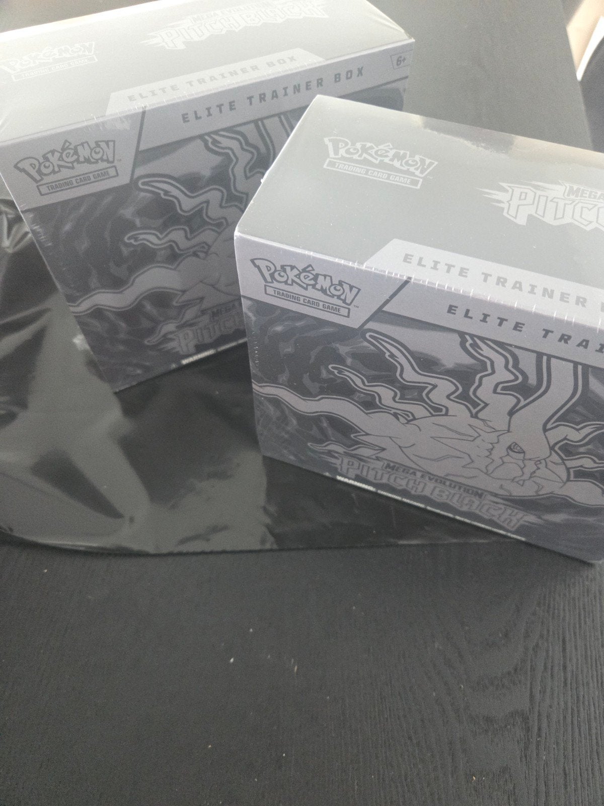 Pitch black etbs laatste twee, Hobby en Vrije tijd, Verzamelkaartspellen | Pokémon, Ophalen