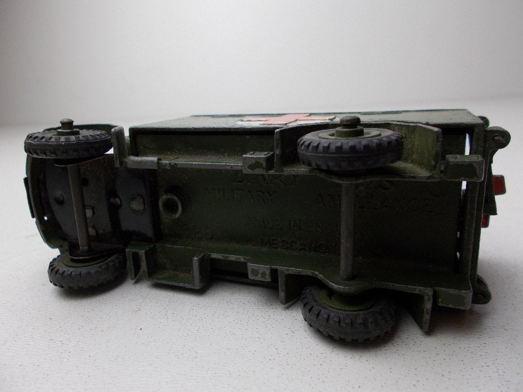 1956 Dinky Toys 626 MILITARY AMBULANCE + ACHTERDEURTJES! (J), Ophalen of Verzenden, Gebruikt, Bus of Vrachtwagen, Dinky Toys