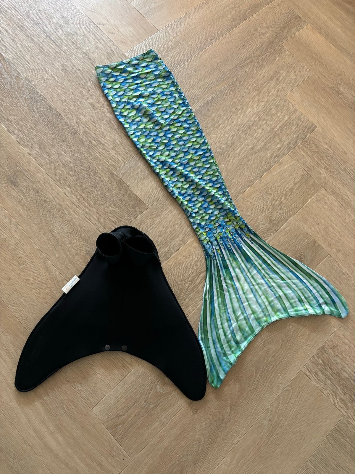 Zeemeerminnenstaart met Monovin - Maat 122-128, Kinderen en Baby's, Ophalen of Verzenden, Zo goed als nieuw, Meisje