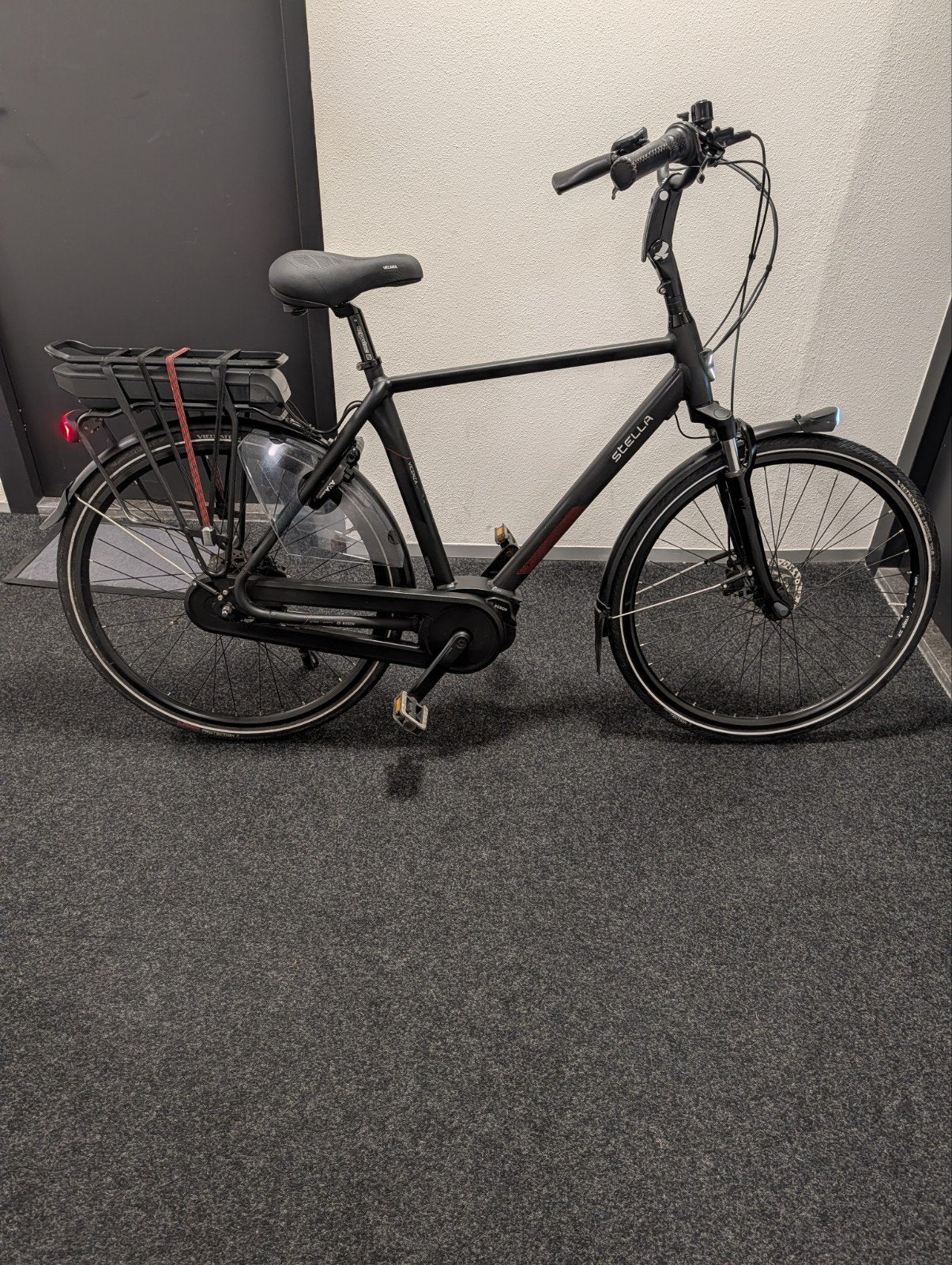 Stella e-bike met Bosch middenmotor,powerpack500, Zo goed als nieuw, 50 km per accu of meer, 55 tot 59 cm, Ophalen
