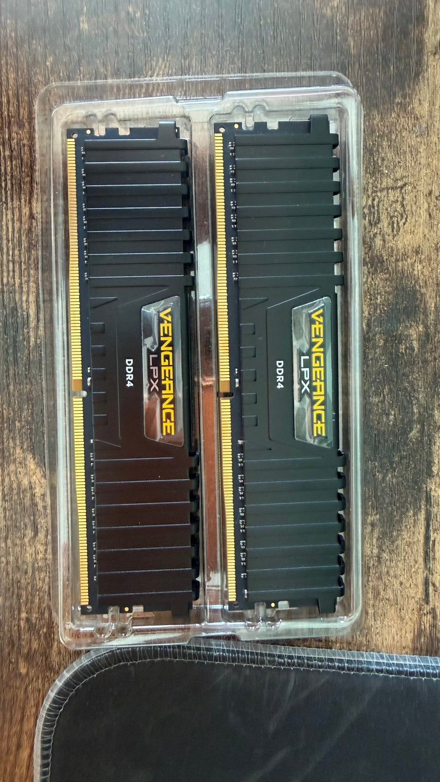 DDR4 2x8GB heb er 2 staan dus totaal 16GB 3200MHZ, DDR4, Ophalen of Verzenden, Zo goed als nieuw, Desktop