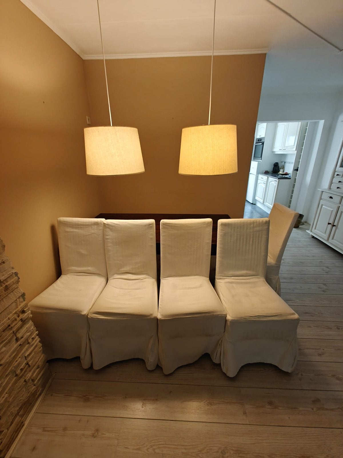 Gratis 5 stoelen en een salontafel, Ophalen, Gebruikt