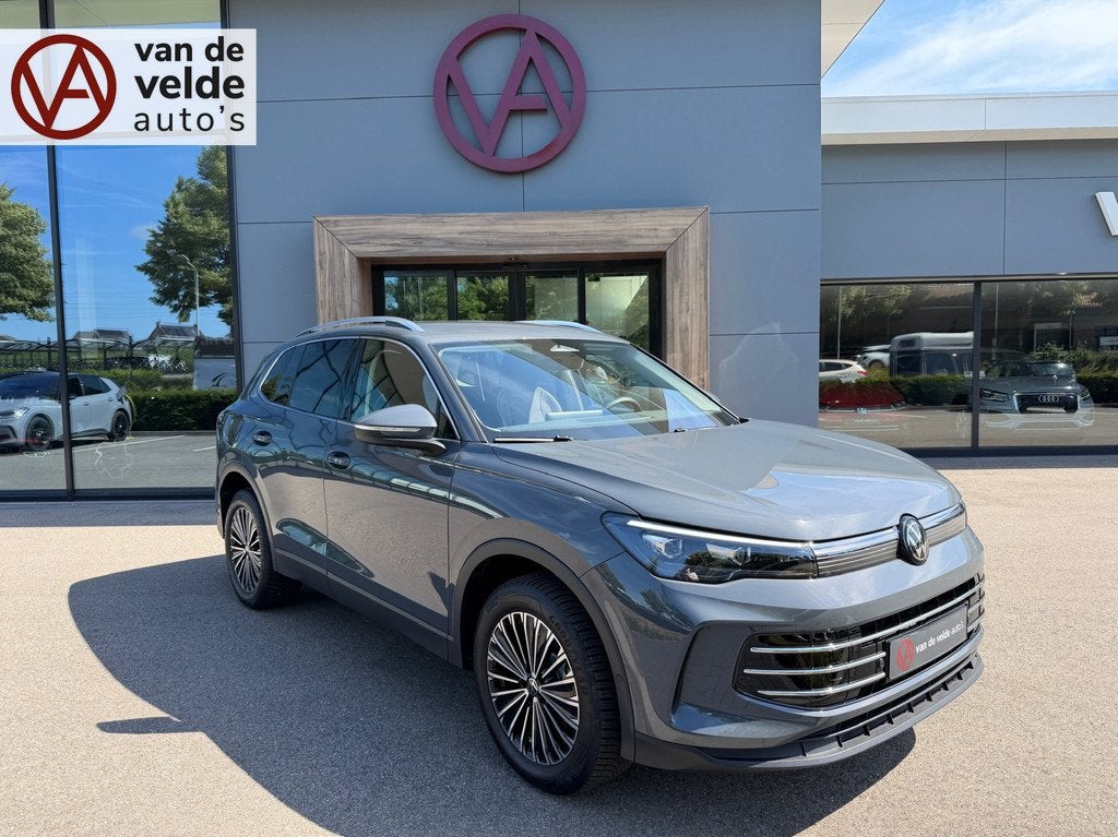 Volkswagen Tiguan 1.5 eHybrid Elegance 204pk | Trekhaak | Al, Auto's, Volkswagen, 12 maanden, Zwart, SUV of Terreinwagen, Automatische klimaatregeling
