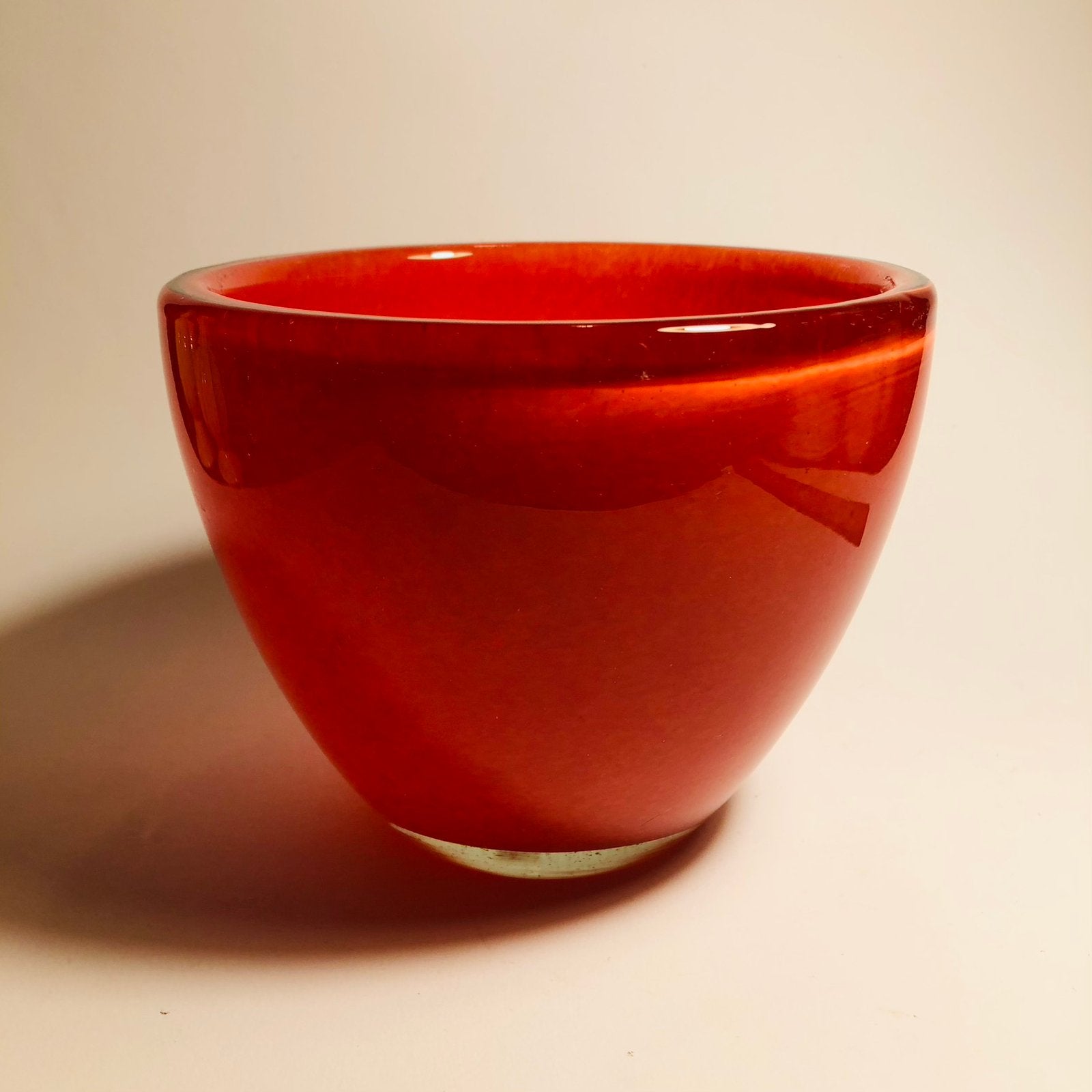 Prachtig mooi plantenpotje, oranje rood glas, mondgeblazen, Ophalen of Verzenden, Zo goed als nieuw, Rond, Glas
