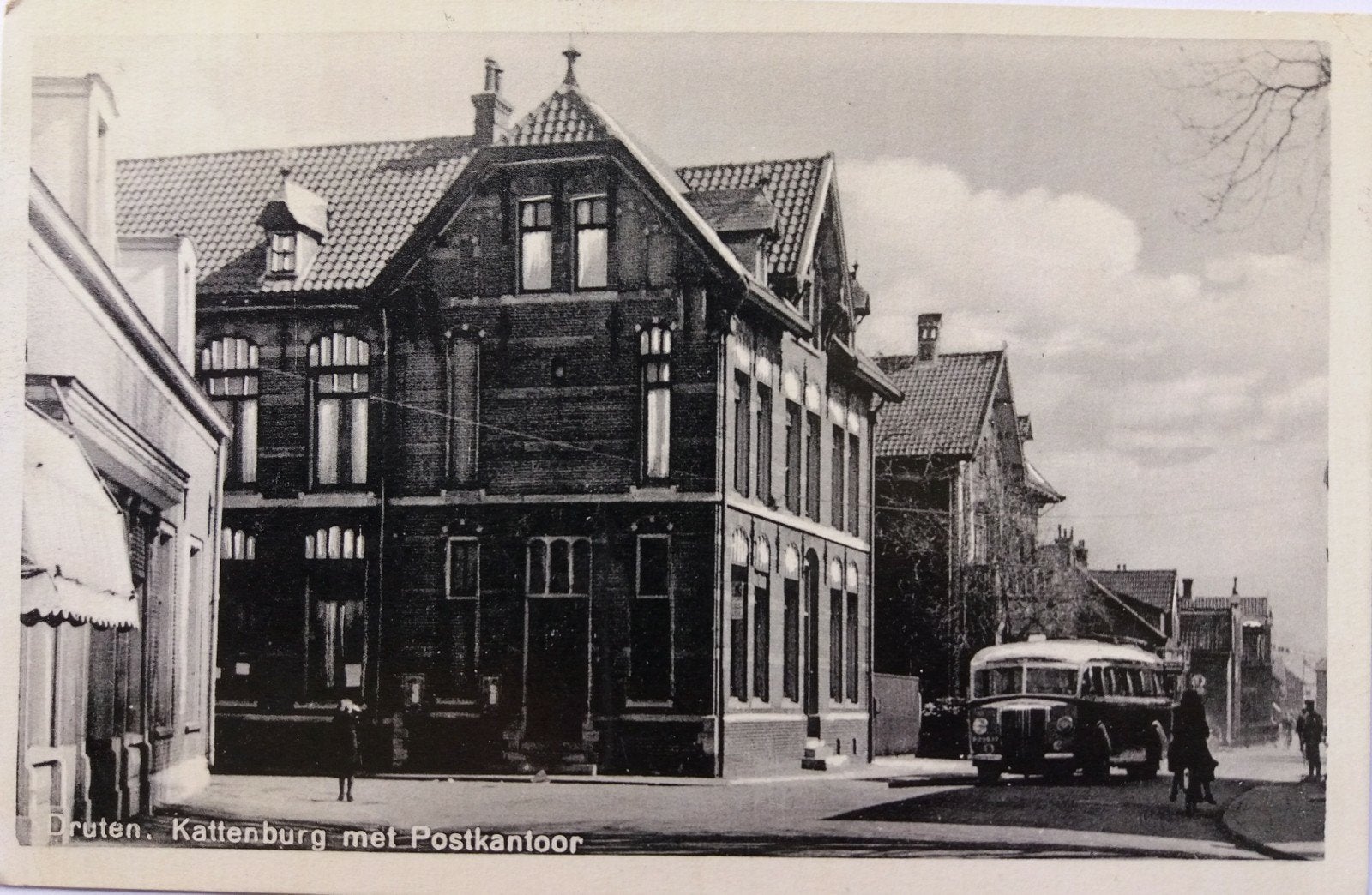 Oude fotokaart : Kattenburg met het postkantoor in Druten., Ophalen of Verzenden, Voor 1920, Gelopen, Gelderland