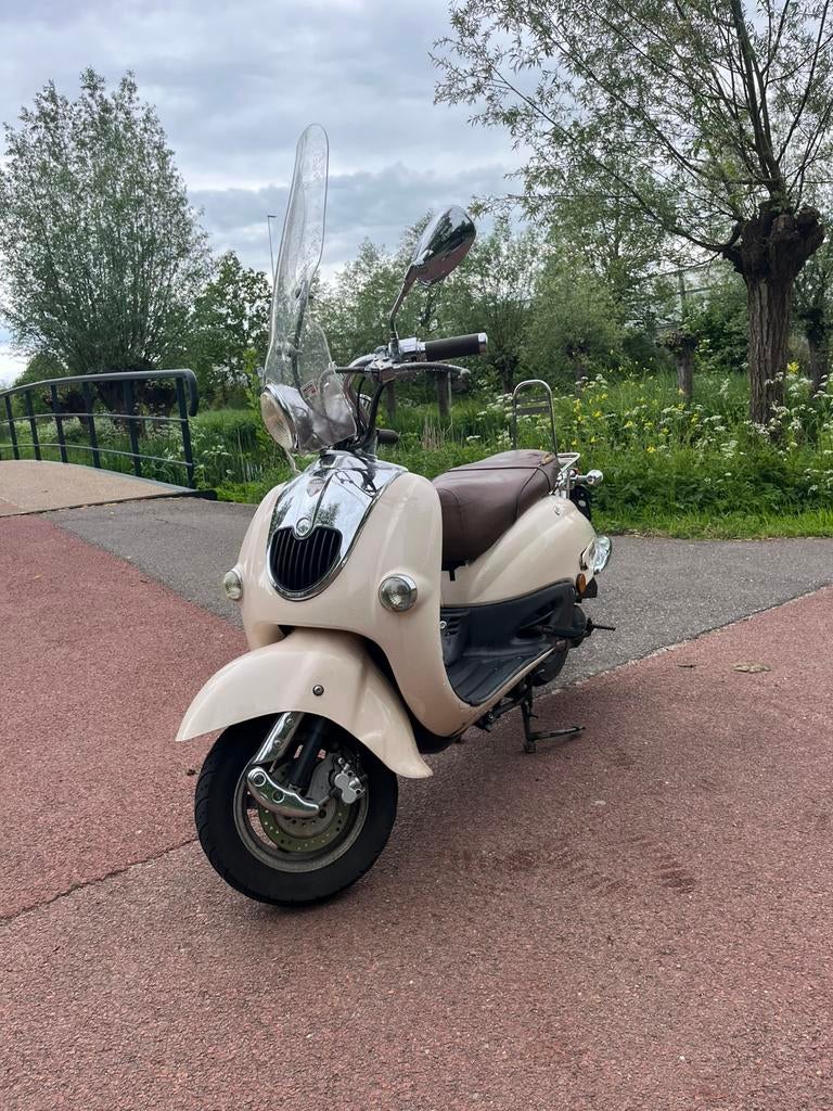 Grande retro zgan 4000 km, Overige modellen, Ophalen of Verzenden, Zo goed als nieuw, Benzine