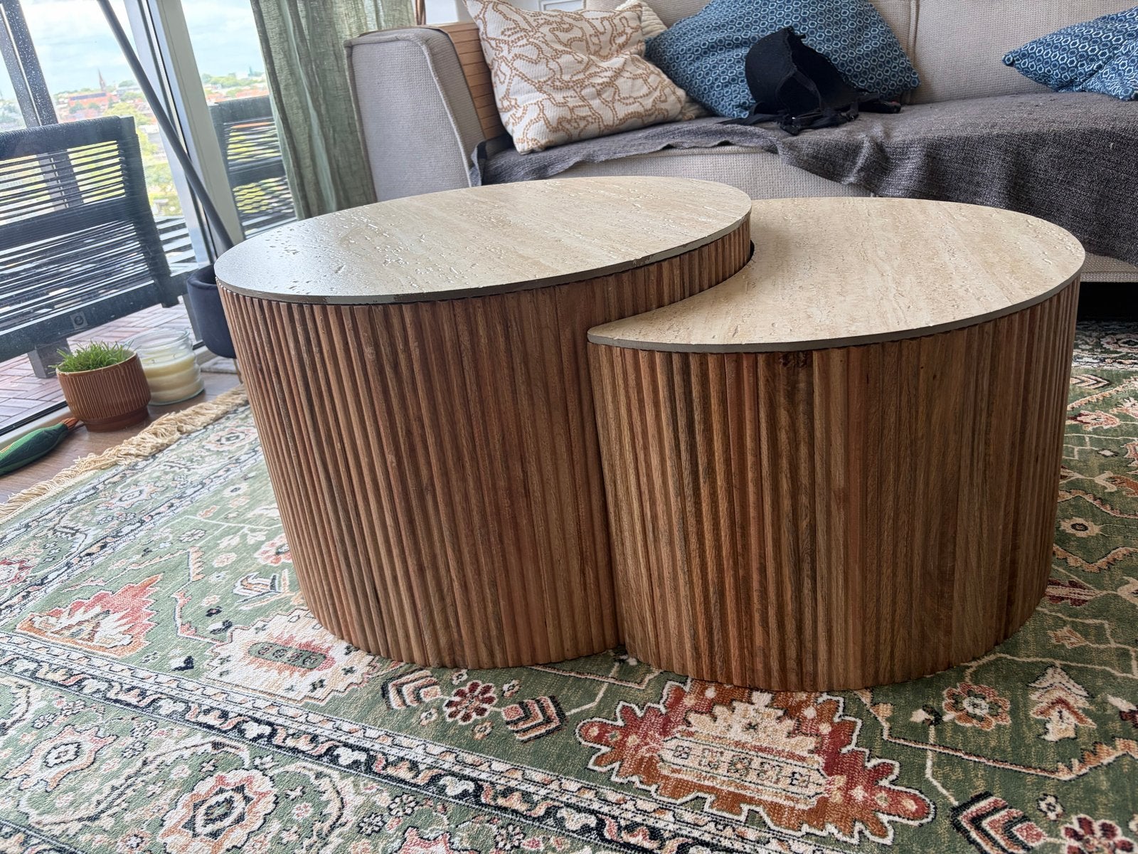 Salontafel met ribbelhout en travertin blad, Huis en Inrichting, Tafels | Salontafels, Ophalen, 100 tot 150 cm, 50 tot 100 cm