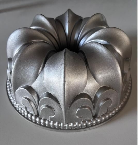Tulband Nordic Ware (Fleur De Lis Bundt) ø 23 cm aluminium, Ophalen of Verzenden, Gebruikt, Taarten, Bakvorm