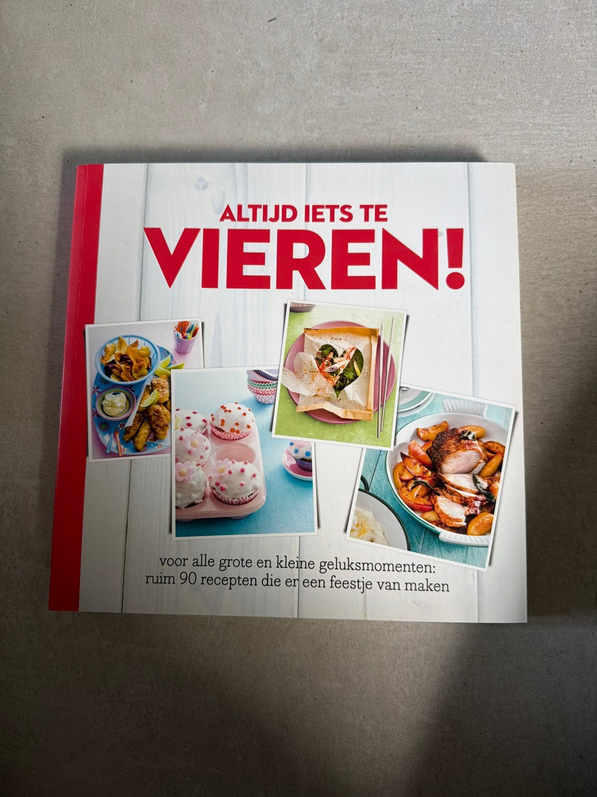Altijd iets te vieren! Kookboek Albert Heijn, Ophalen of Verzenden, Zo goed als nieuw, Voorgerechten en Soepen