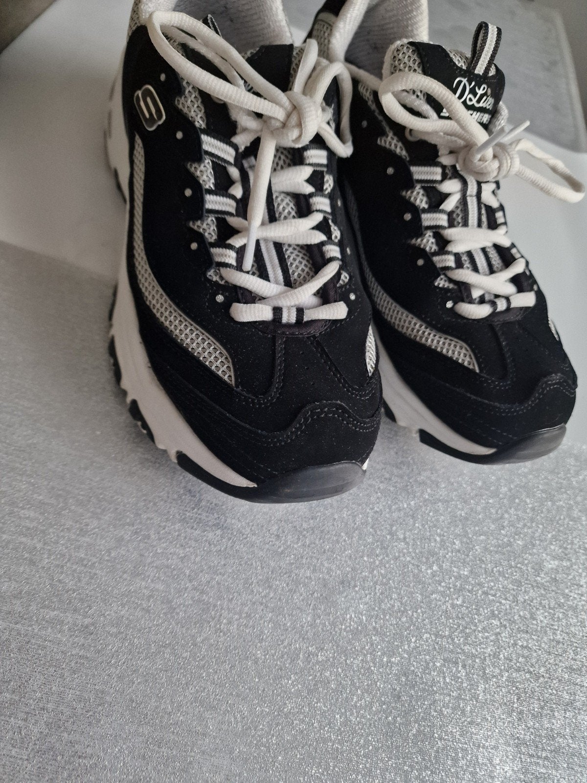 Skechers D'Lites sneakers zwart/wit maat 39, Kleding | Dames, Schoenen, Skechers, Zwart, Ophalen of Verzenden, Sneakers of Gympen