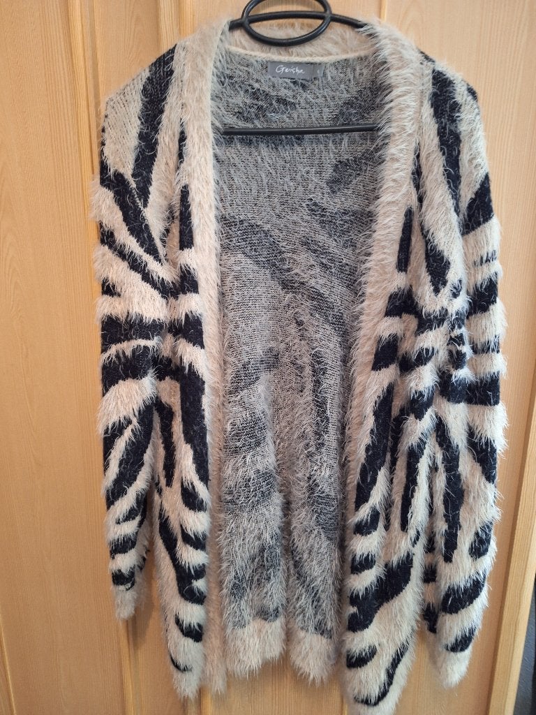 Mooi en zacht vest van het merk Geisha, Geisha, Wit, Maat 42/44 (L), Ophalen of Verzenden
