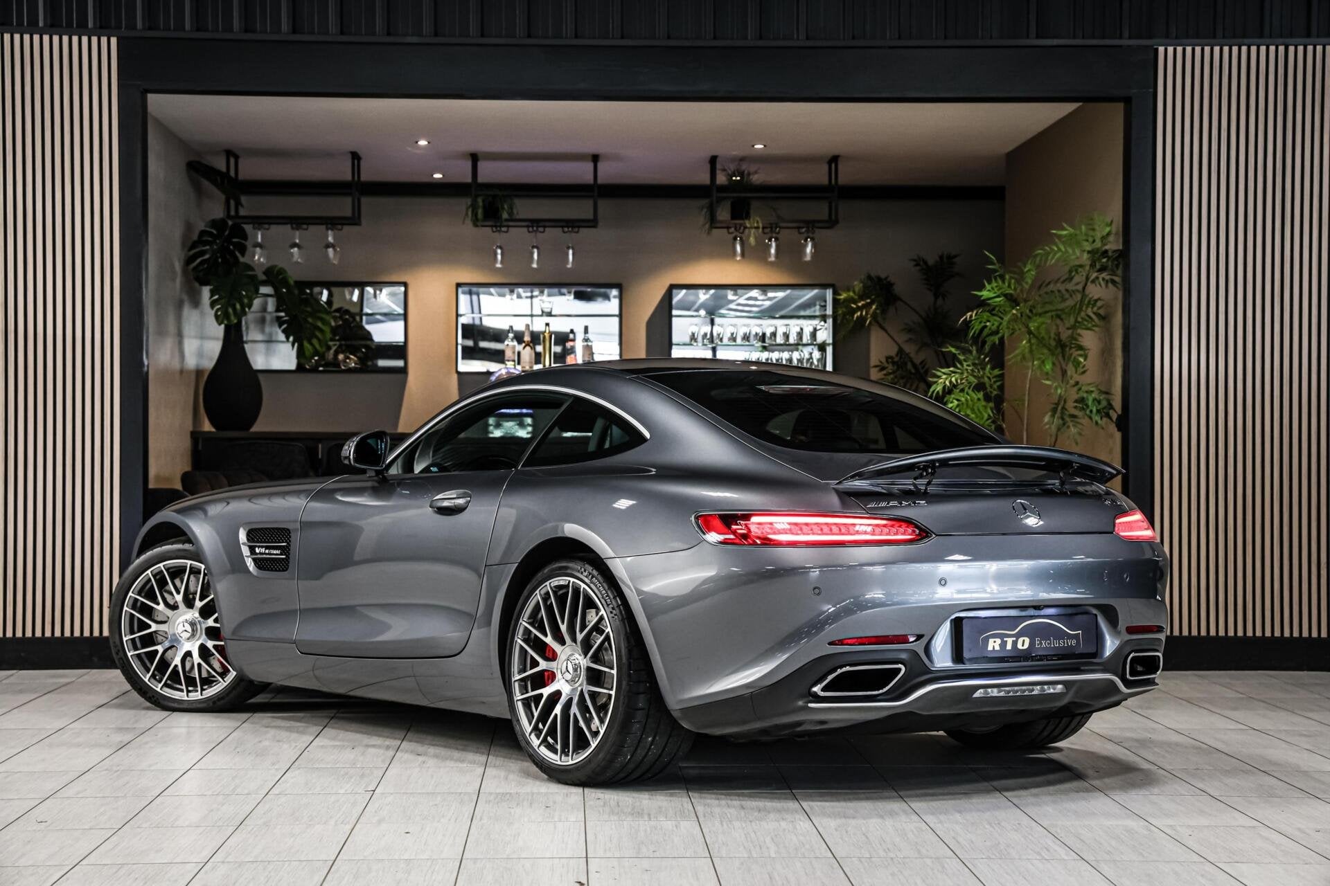Mercedes AMG GT 4.0 S|Carbon|Memory|Pano|Burmester|Camera, Auto's, Mercedes-Benz, Automaat, Achterwielaandrijving, Gebruikt, 510 pk