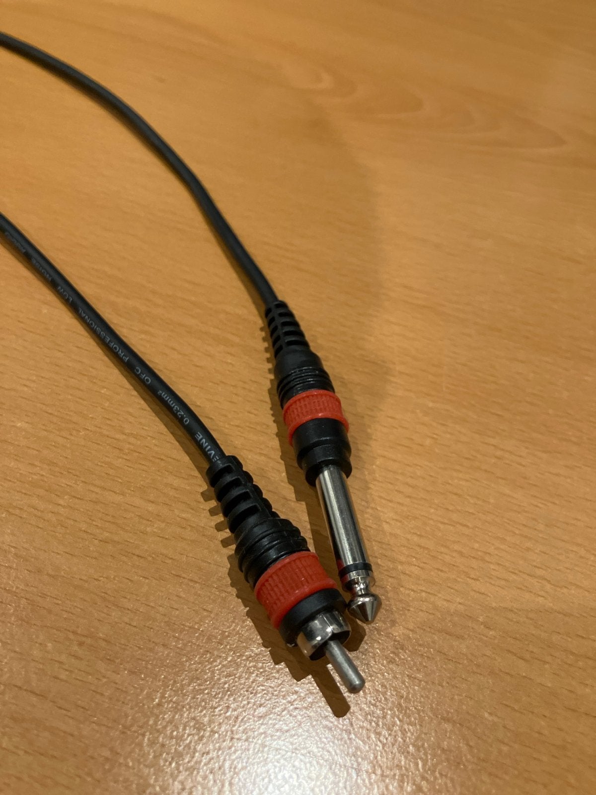 Devine 0,23 mm² OFC professionele low noise audiokabel 2m, Audio, Tv en Foto, Audiokabels en Televisiekabels, Ophalen of Verzenden