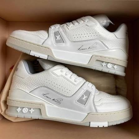 Nieuwe Louis Vuitton LV Trainer Sneakers Maat 43, Kleding | Heren, Schoenen, Ophalen of Verzenden, Nieuw, Wit, Sneakers of Gympen