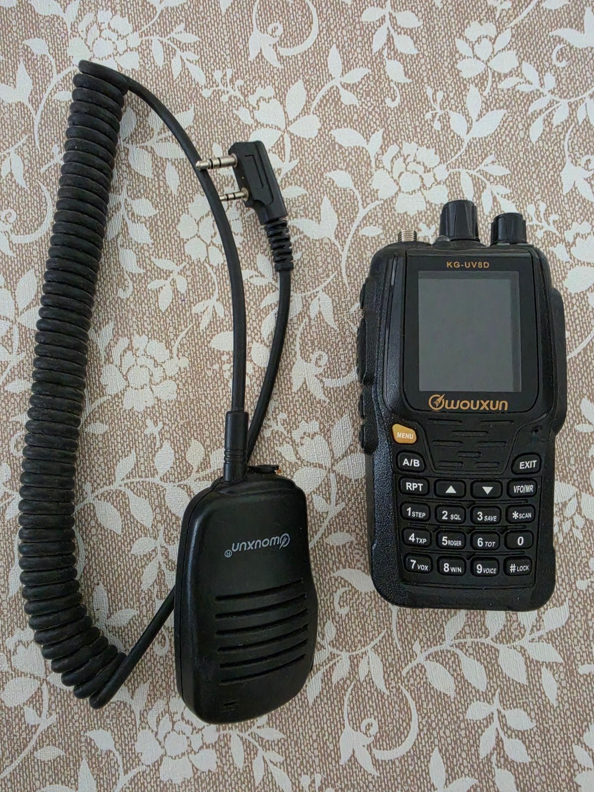 Wouxun KG-UV8D dualband uhf/vhf Portofoon, Gebruikt, 5 tot 15 km, Ophalen of Verzenden, Portofoon of Walkie-talkie