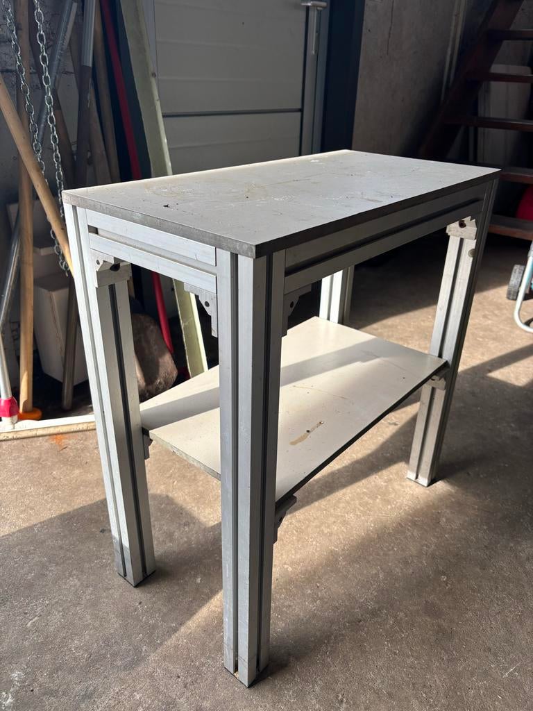 Stevige tafel, geschikt voor aquarium of werkbank, Ophalen, Gebruikt, Tot twee personen, 50 tot 100 cm