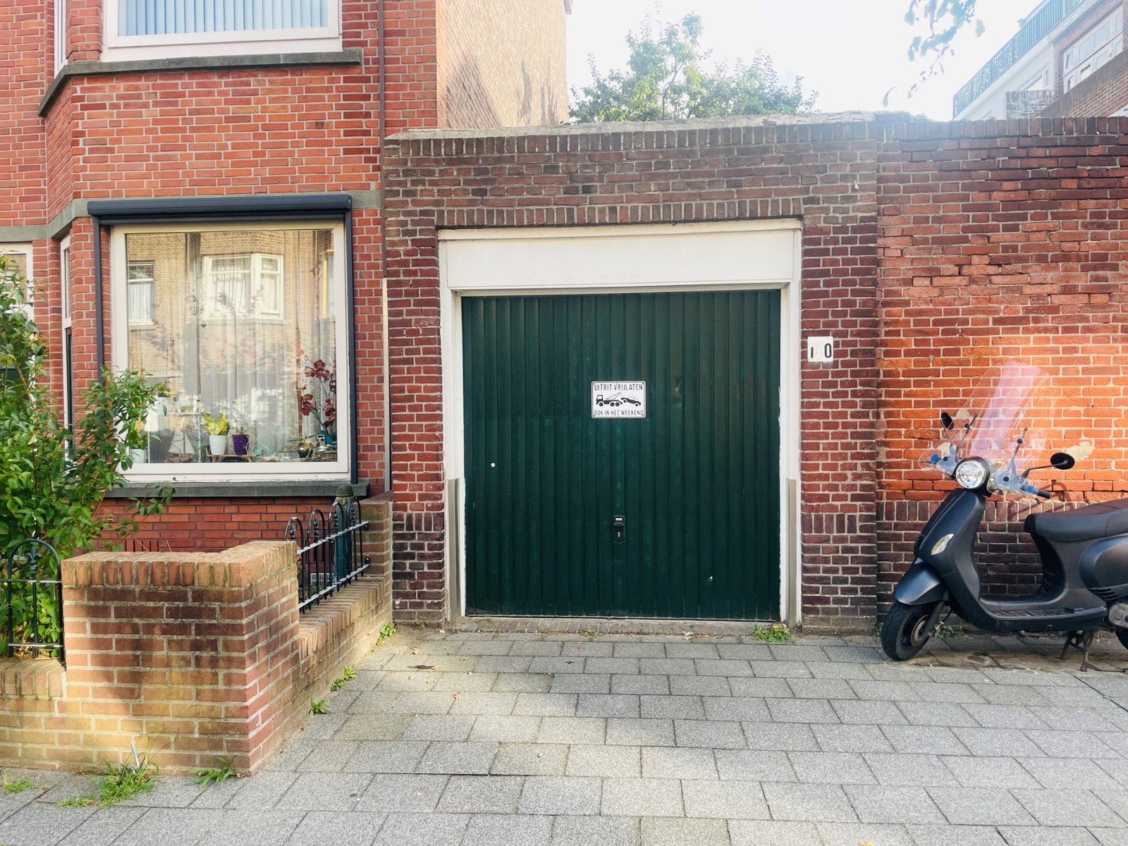 Te huur garagebox Bennekomstraat 100 den haag, Huizen en Kamers, Den Haag