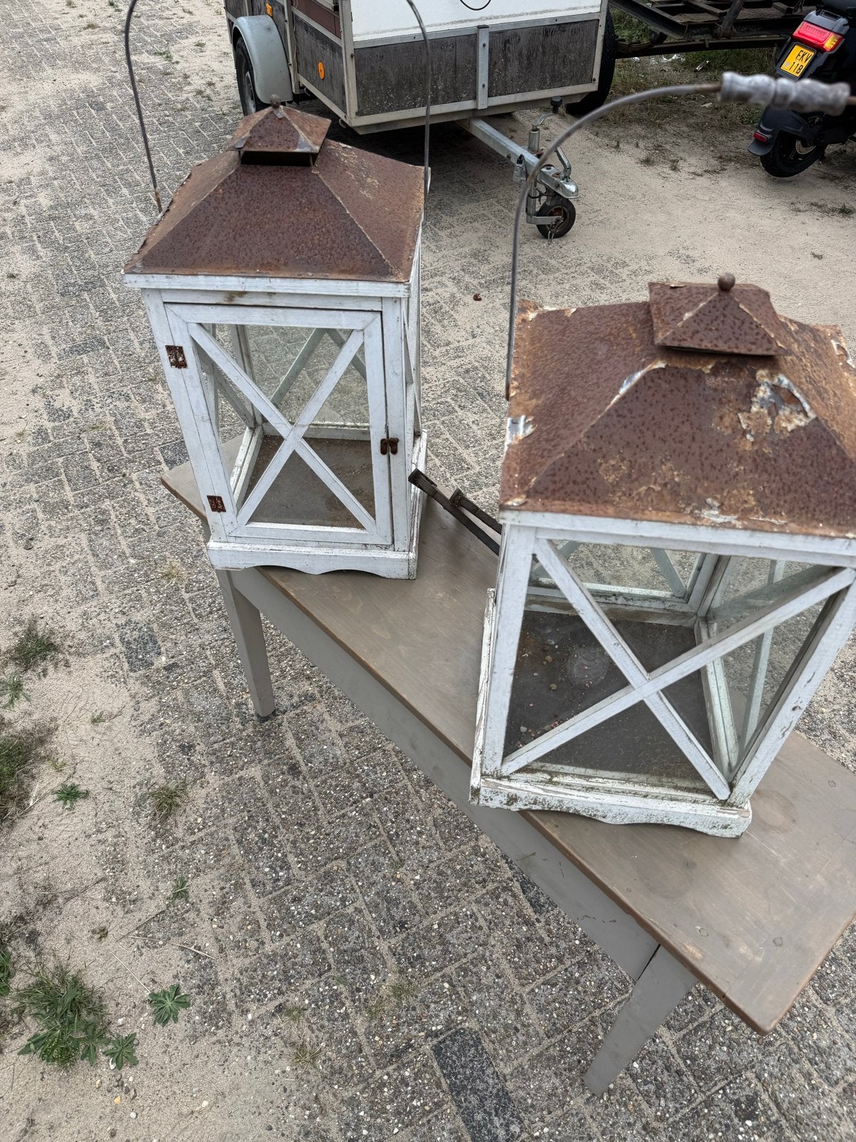 Set van 2 rustieke houten lantaarns met metalen beugel, Ophalen