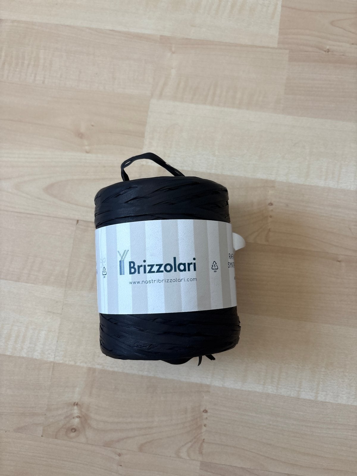 Nieuwe rol raffia / papieren lint - Zwart, Hobby en Vrije tijd, Zwart, Nieuw, Ophalen of Verzenden, Papier of Karton