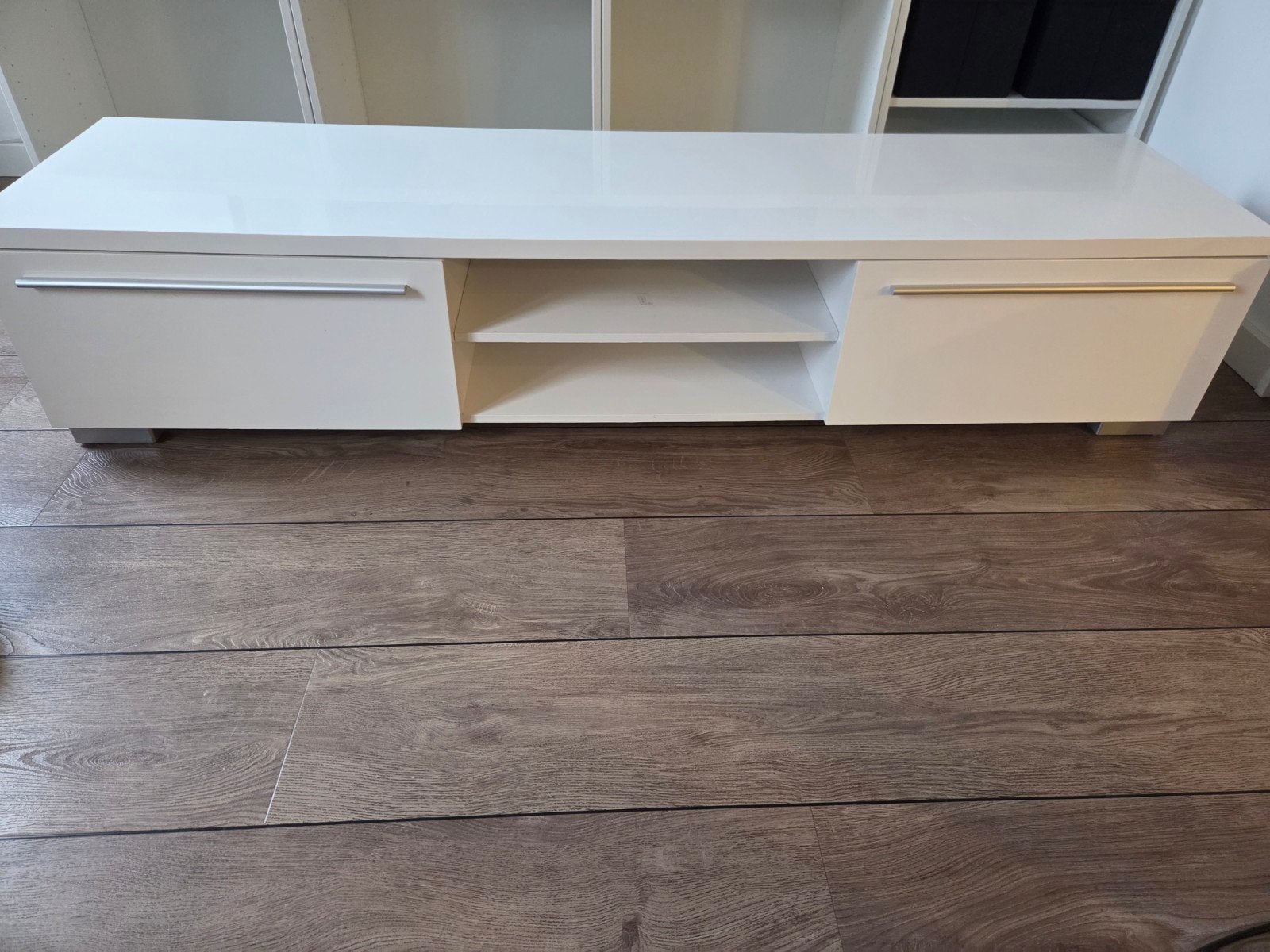 Hoogglans wit tv-meubel Jysk 180x45 cm, Ophalen of Verzenden